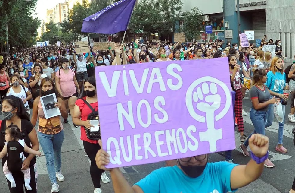 Miles de mujeres volverán a marchar este martes para reclamar igualdad. (Javier Ferreyra)