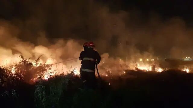 Bomberos de Pérez alertan sobre los incendios forestales