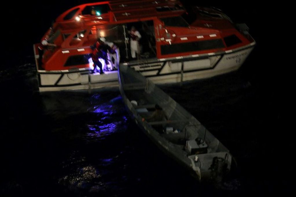 El bote de los pescadores rescatados (Reuter)