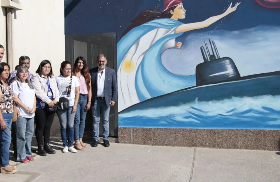 Un artístico mural en homenaje a los tripulantes del ARA San Juan fue descubierto en el barrio Alto Comedero de San Salvador de Jujuy.
