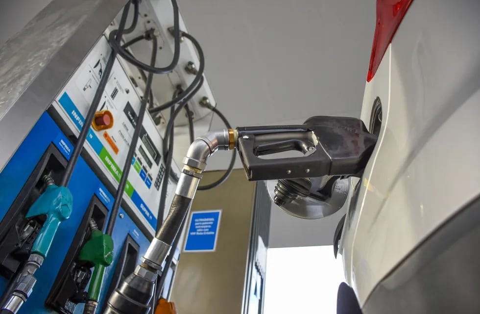 YPF se sumó al incremento de los precios de los combustibles en un 4% adicional en todo el país.
foto: Mariana Villa / Los Andes