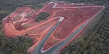 Avanzan a paso firme las obras de asfaltado en el Autódromo “Enrique Seeber” de Eldorado