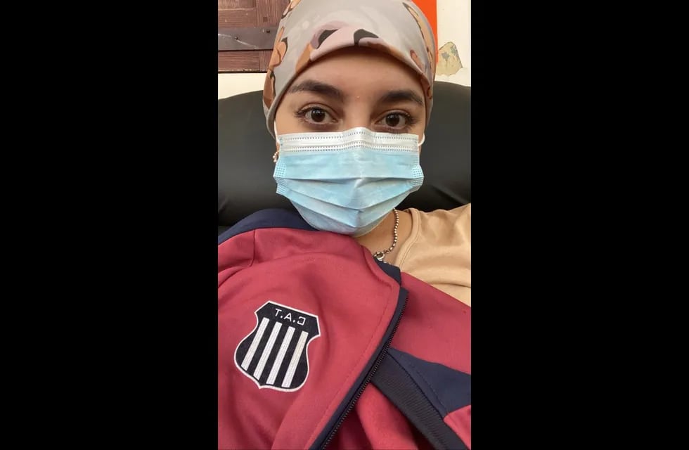 Flor Sosa salió de una sesión de quimioterapia y fue directo a ver a Talleres, en su debut en la Copa Libertadores.