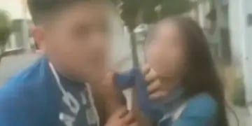 Video viral de una violenta discusión en pleno centro de Cosquín.