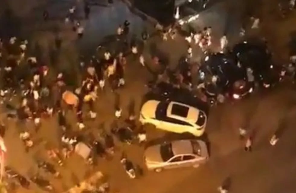 Un hombre atropelló a una multitud en China y hay al menos 11 muertos y decenas de heridos.