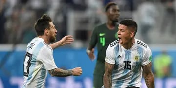  Leo Messi y Marcos Rojo, los goleadores argentinos. / AFP 