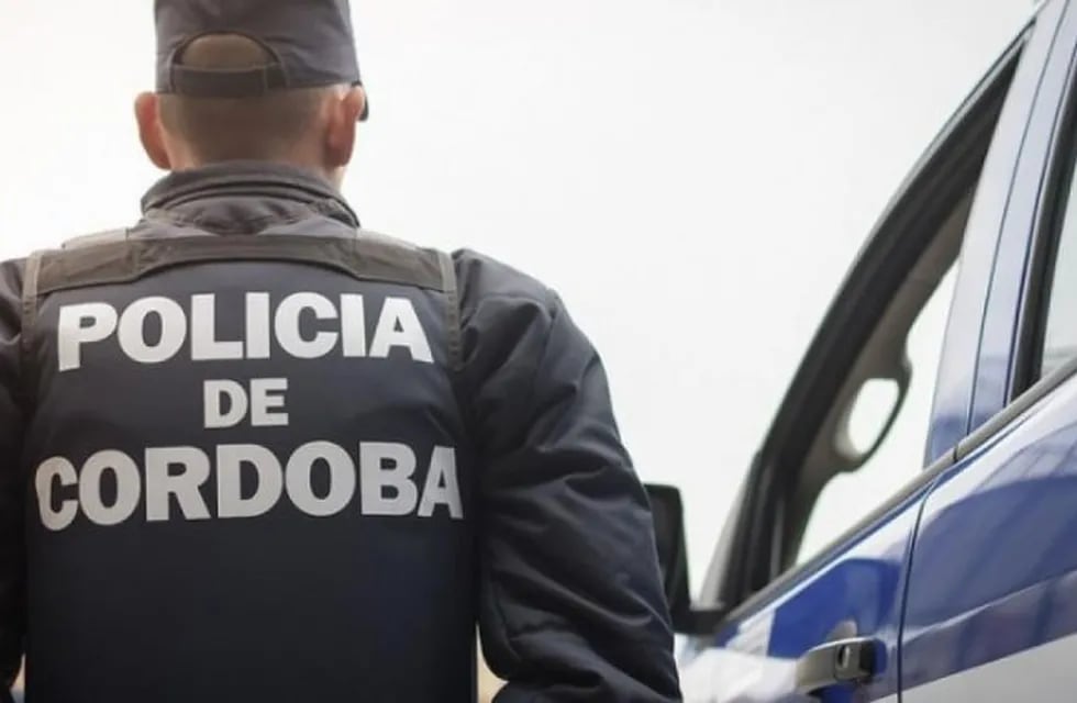 Policía de Córdoba intervino en el allanamiento.