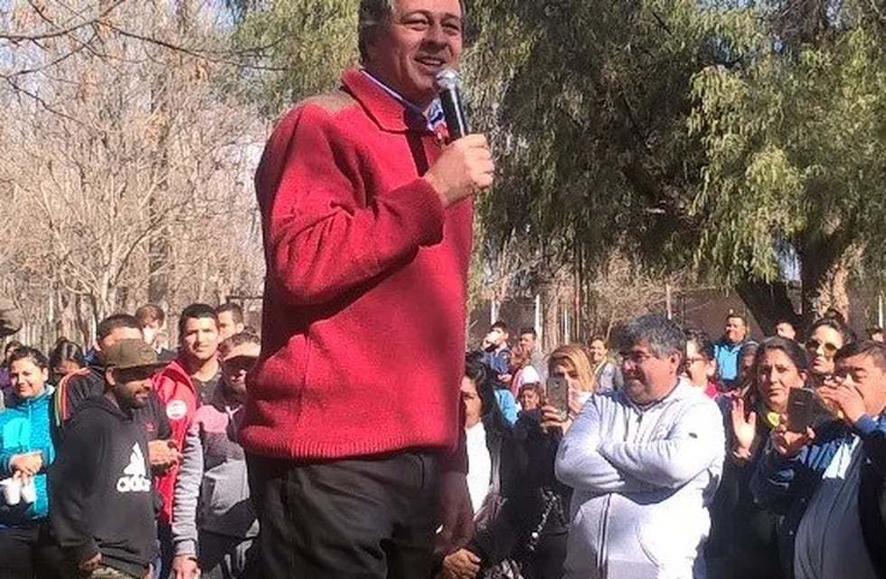 En plena campaña político-partidaria, Daniel Orozco, intendente de Las Heras, se lanzó de lleno a ser reelecto, no solo una vez sino dos o tres.