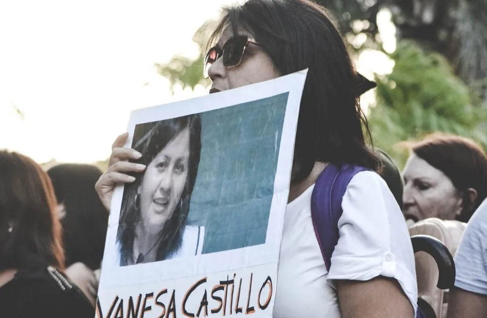 Silvia Castillo pidiendo justicia por el asesinato de su hermana Vanesa.