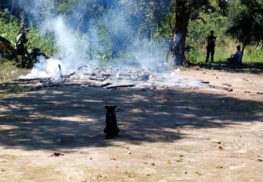 Fortín Mbororé: un incendio consumió por completo una vivienda.