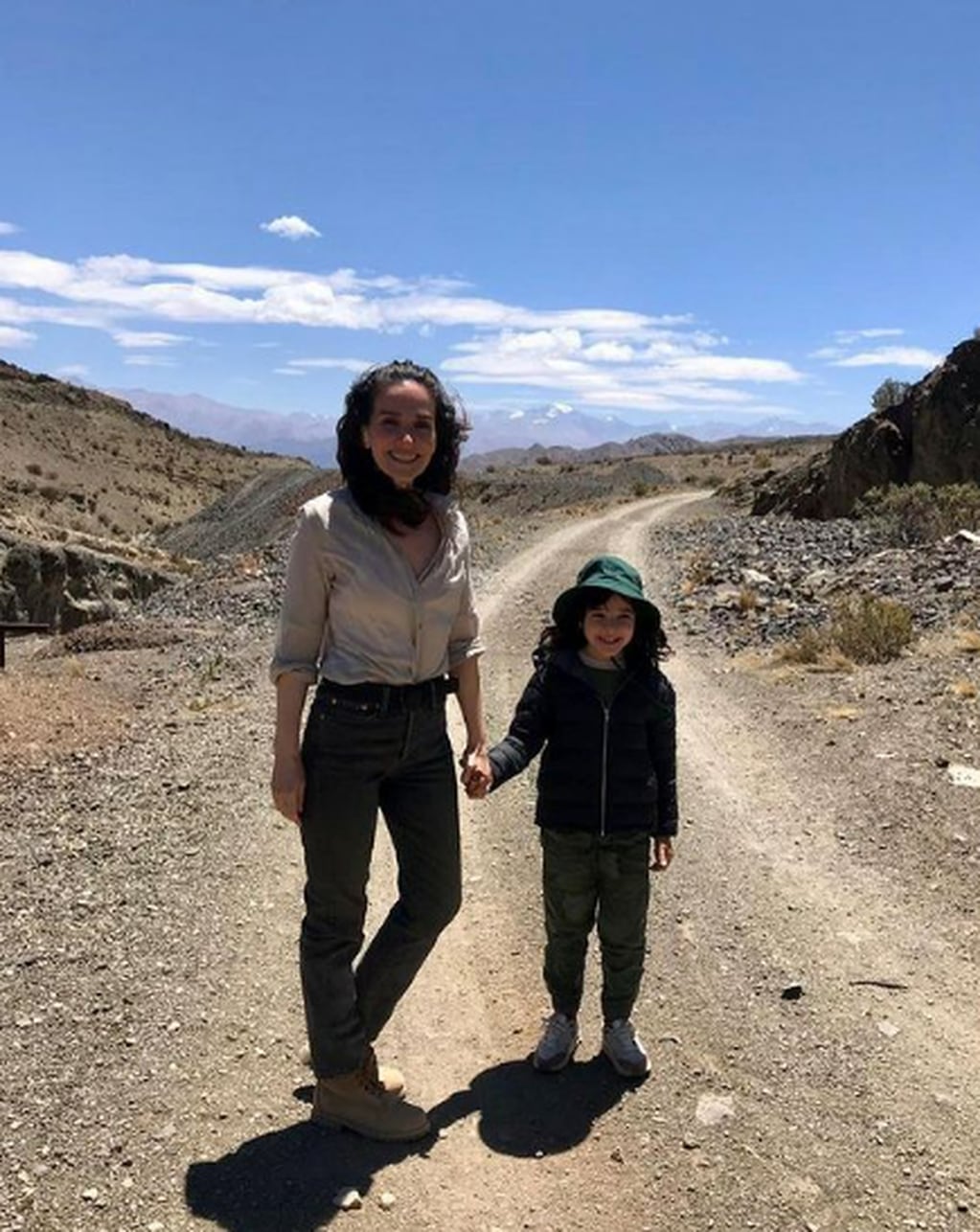 Natalia Oreiro en su viaje junto a su hijo.