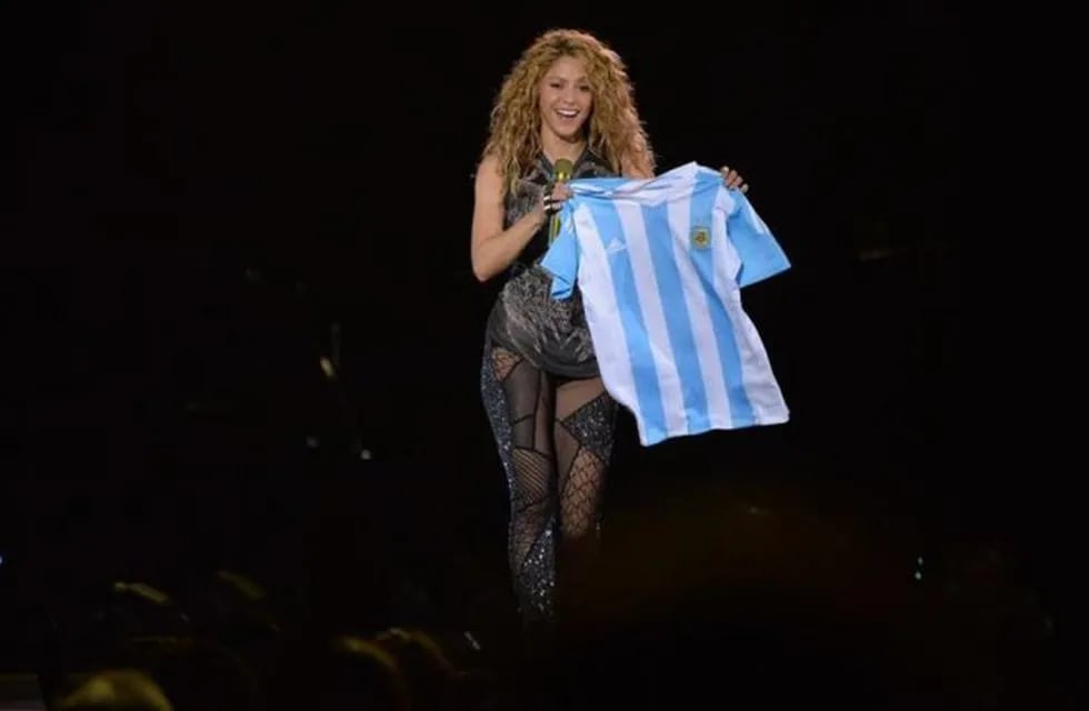 Shakira hizo vibrar el colmado estadio de Velez.