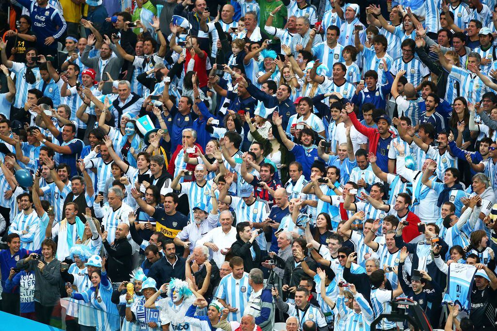 Hinchas argentinos en el mundial de Brasil 2014  (Foto de Julian Finney/Getty Images)
