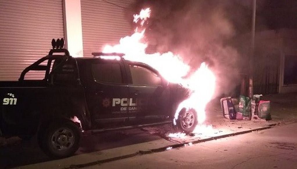 Los allanamientos en Baigorria se realizaron por el incendio del móvil policial. (Juárez)