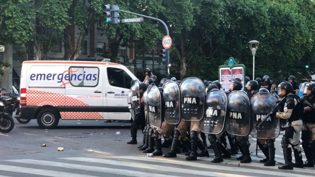 Un operativo de seguridad nuevamente reforzado se prepara para el partido final de la Copa Libertadores entre River y Boca. (AFP)