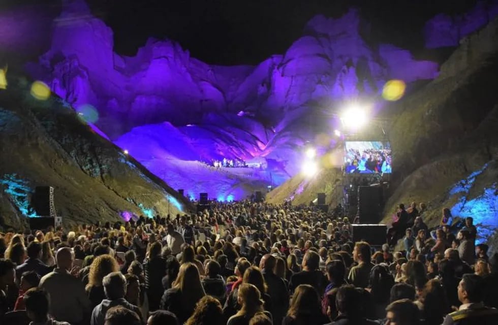 Con la presentación de La Delio Valdez, los prestadores ya registran un gran interés en presenciar el espectáculo en el cerro Alcázar.