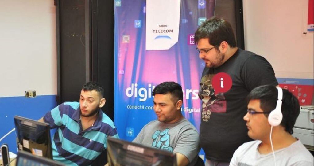 Con la capacidad completa para ambos cursos, los alumnos de digit@lers comenzaron las clases en el Punto Digital ubicado en San Martín 183.