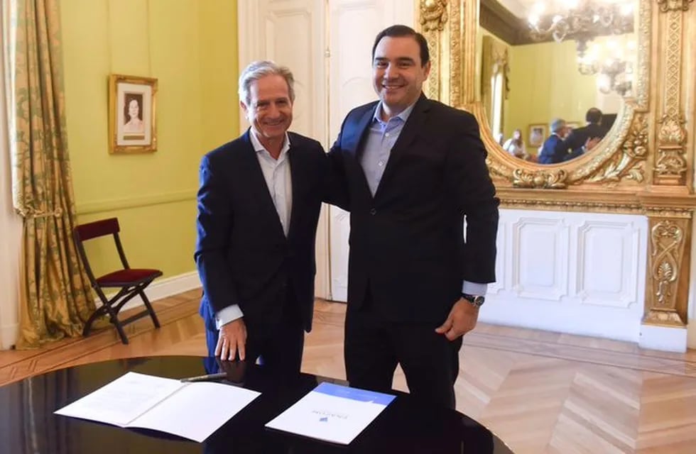 Gustavo Valdés y Andrés ibarra firmaron convenio
