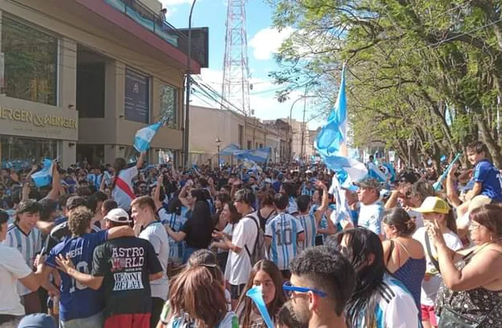Los entrerrianos celebran el triunfo de la Selección Argentina.