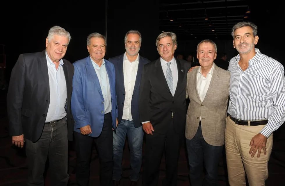 Carlos Gutiérrez, Sergio Busso, Alejandro Rodríguez, Nicolás Pino, Juan Schiaretti y Florencio Randazzo.