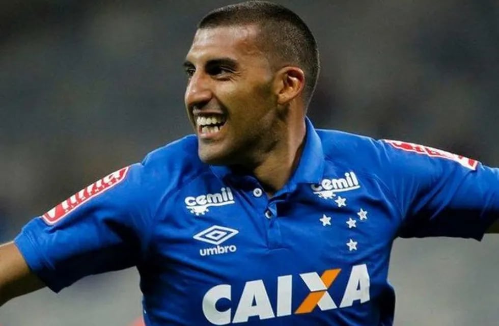 El goleador se despidió del club brasileño. Será refuerzo de Boca y jugará en Huracán.