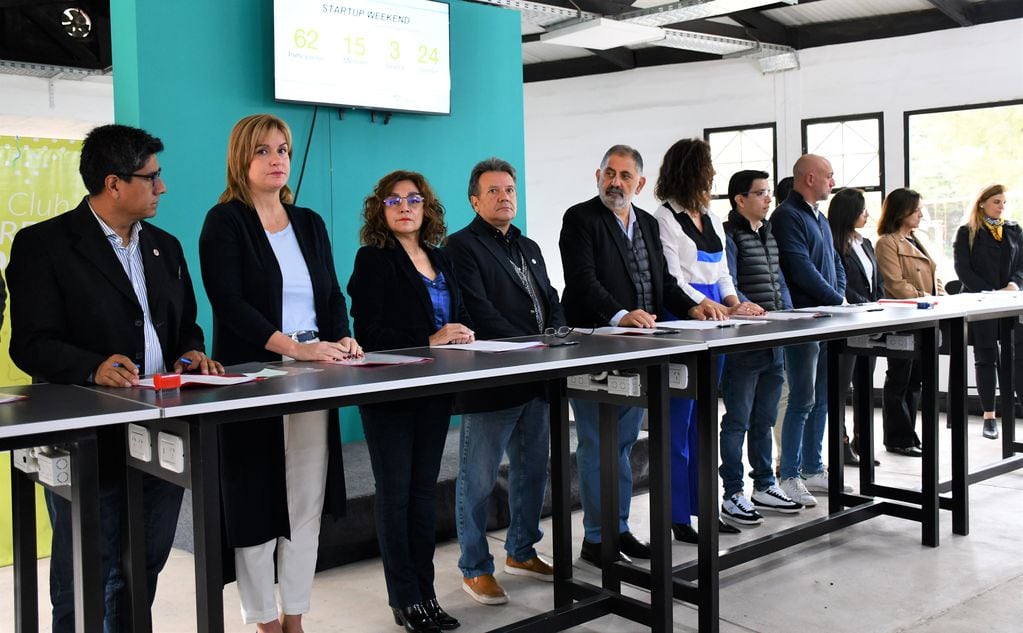 En el segundo aniversario del Club de Emprendedores de San Salvador de Jujuy, empresas e instituciones renovaron convenios de colaboración mutua.