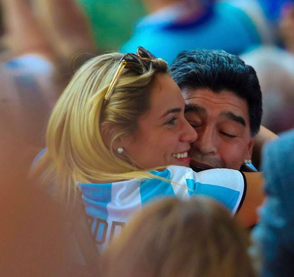 La foto del recuerdo de Rocío Oliva con Diego Maradona. 