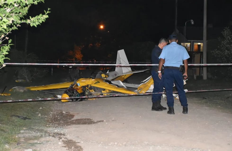 La avioneta acrobática se precipitó a metros del Aeroclub de Villa General Belgrano (La Voz).