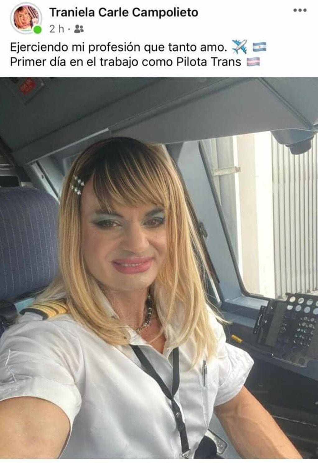 Posteo de la piloto en su cuenta de Facebook, donde celebró con los internautas su primer vuelo como mujer trans. Foto: Traniela Carle Campolieto