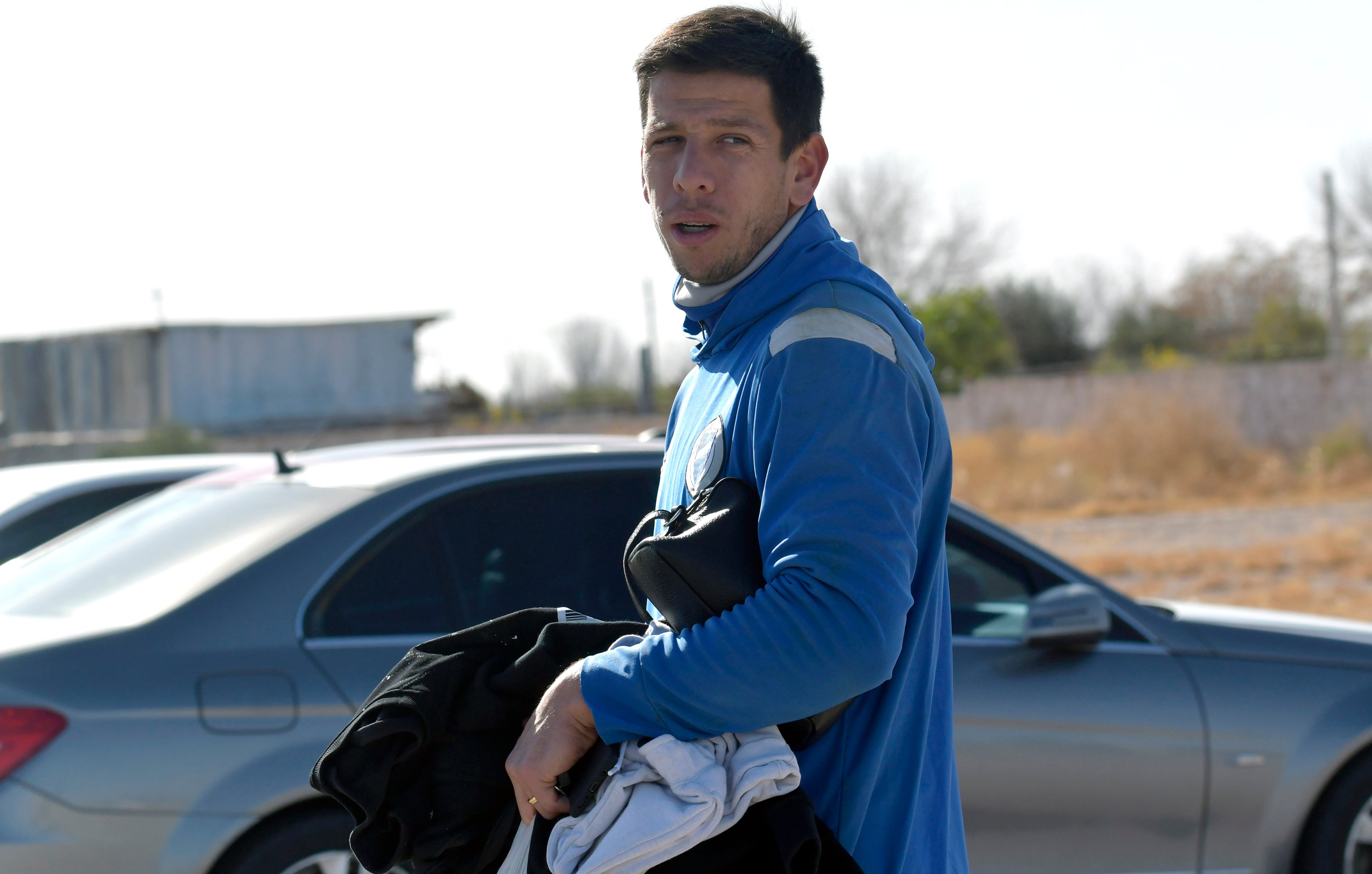 Práctica del Tomba . Fútbol - Deportes
Esta mañana, el plantel de primera del Club Atlético Godoy Cruz Antonio Tomba , realizó un entrenamiento con miras al enfrentamiento con el Club Atlético River Plate, en su predio de Coquimbito, Maipú.
La dupla táctica de Favio Orsi y Sergio Gómez , paró a los titulares en dos partidos amistosos. 
Juan Espínola
to: Orlando Pelichotti / Los Andes