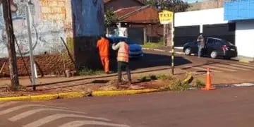 Realizan señalética y colocan cartelería en calles de Puerto Iguazú