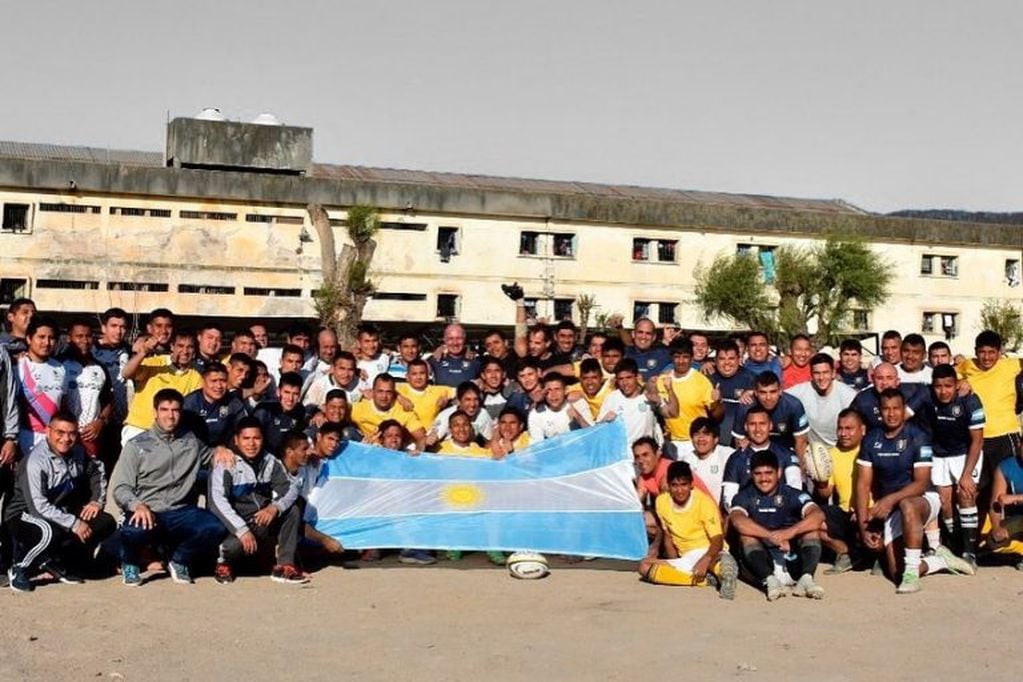 El Ejército Argentino junto a Los Infernales de Villa Las Rosas (Facebook Fundación Espartanos)