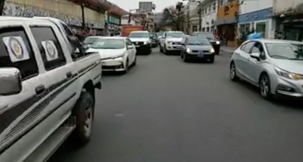 Comerciantes protestaron por las calles de Salta en repudio a la vuelta a la fase 1.