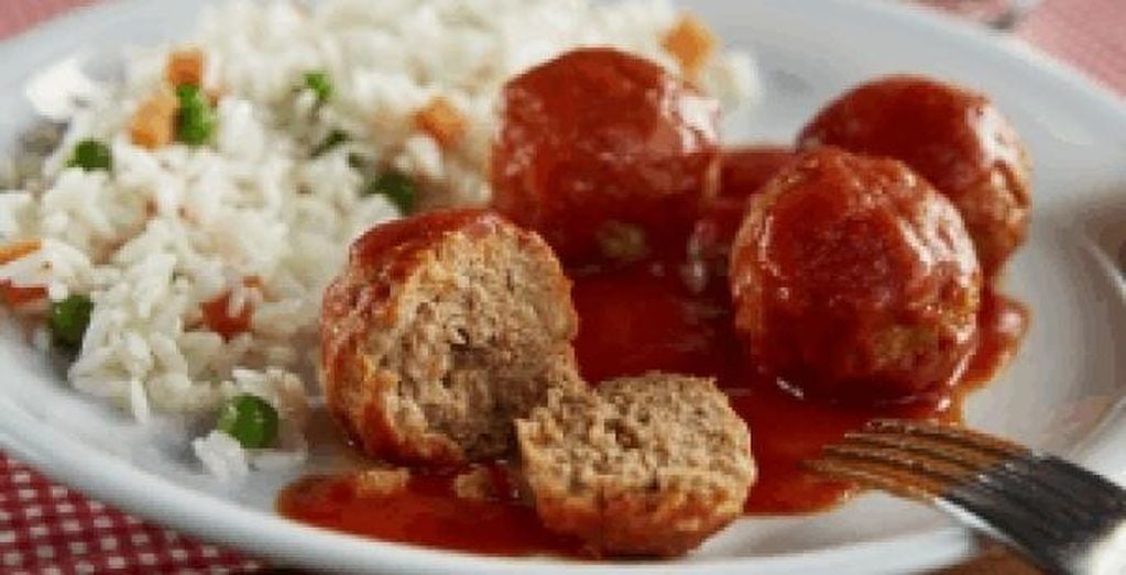 Cómo preparar albóndigas de manera rápida, sencilla y con muy pocos ingredientes
