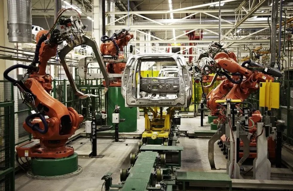 Nissan hará la nueva camionera en la fábrica de Renault en Santa Isabel.