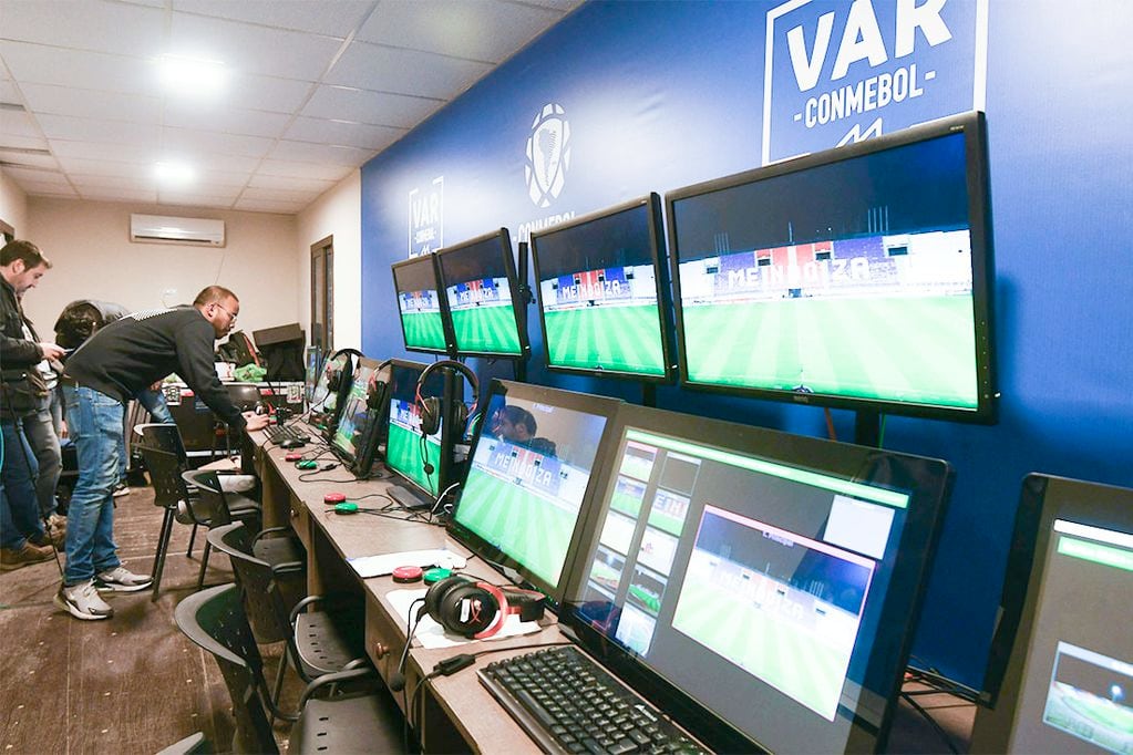 El VAR se lanzará en el fútbol argentino.
