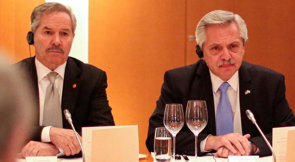 Felipe Solá y el presidente Alberto Fernández. (Archivo)