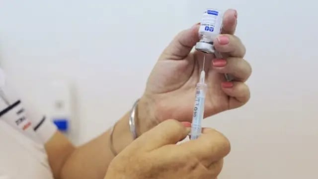 Franja etaria de entre 25 y 29 años podrán optar por la combinación de vacunas