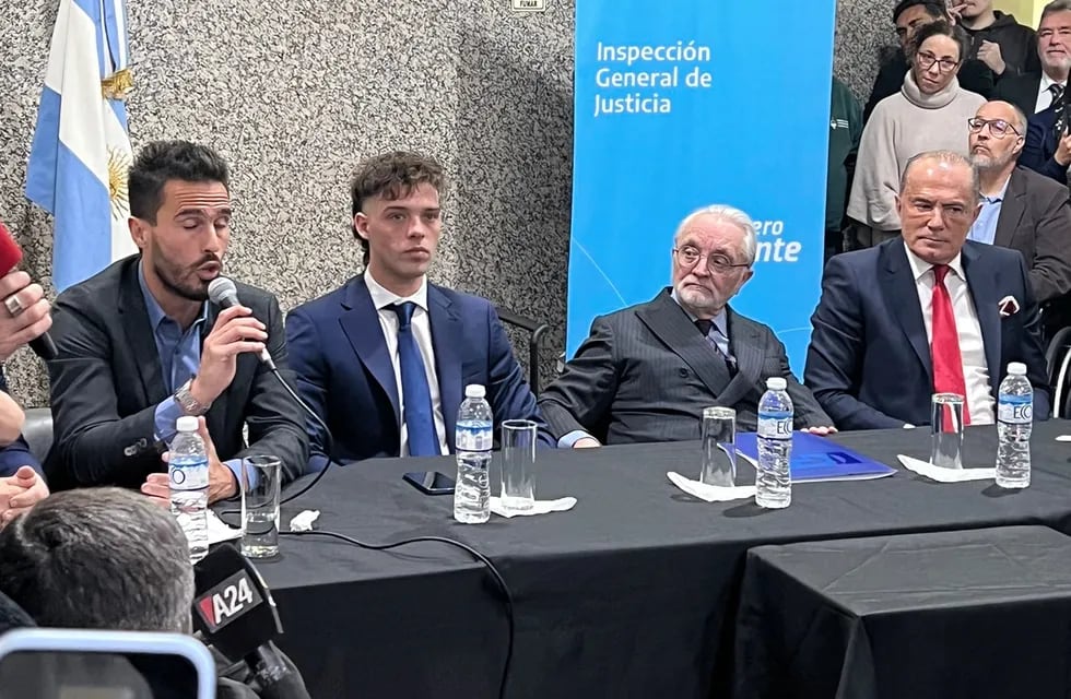 Santiago Maratea y la conferencia de prensa por su colecta. / Gentileza.