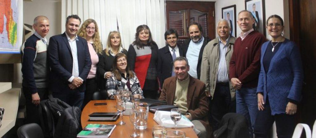 La comitiva oficial de la Provincia de Santa Fe, jnto a la ministra Zigarán y sus colaboradores.