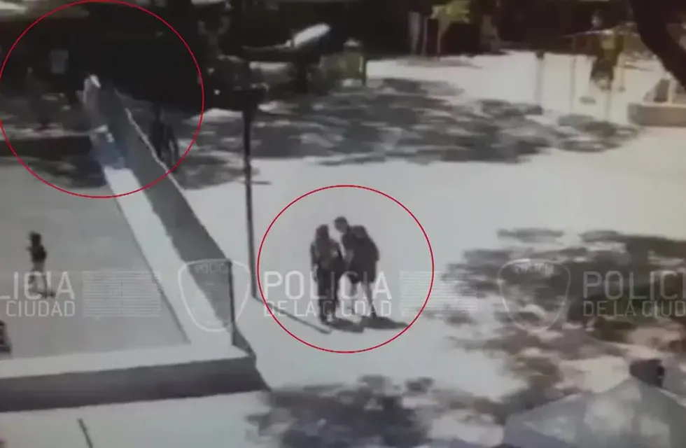 Los videos de las cámaras de seguridad que muestran la secuencia de los hechos previos al abuso sexual. Foto: captura de video.