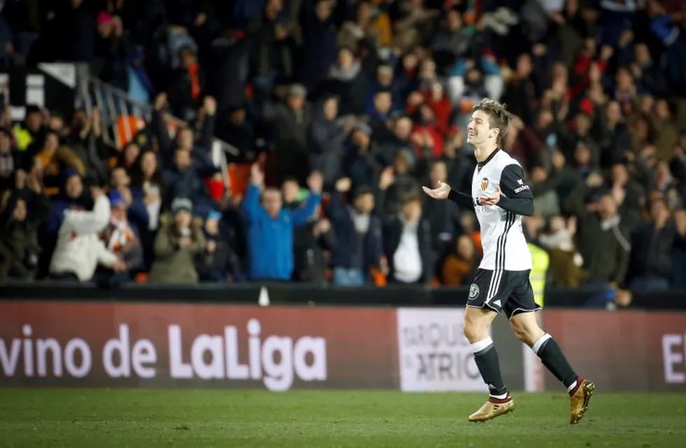 Vietto marcó tres goles en la clasificación de Valencia a los cuartos de final. (Foto: EFE/Kai Försterling)
