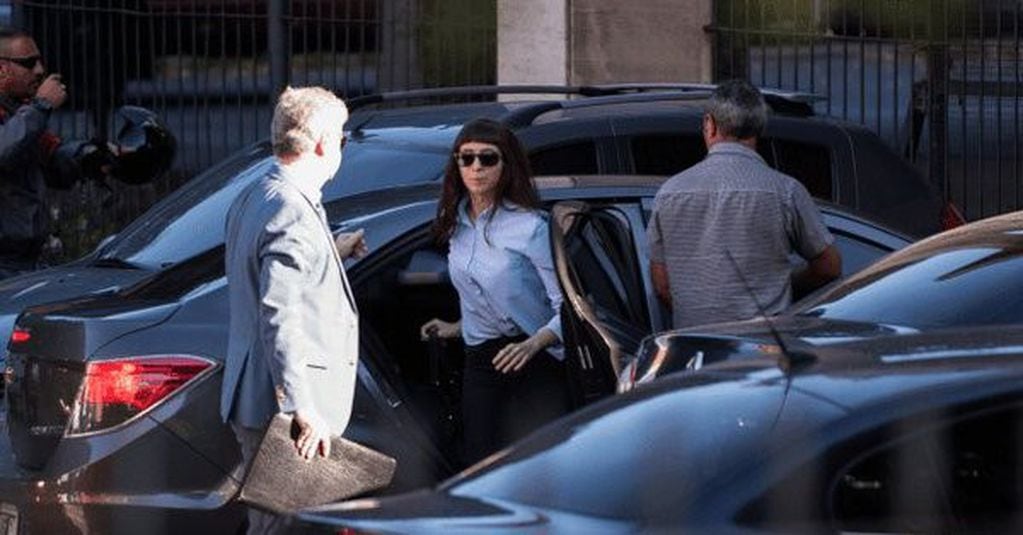 Florencia Kirchner llega a Comodoro Py. Crédito: ARCHIVO.