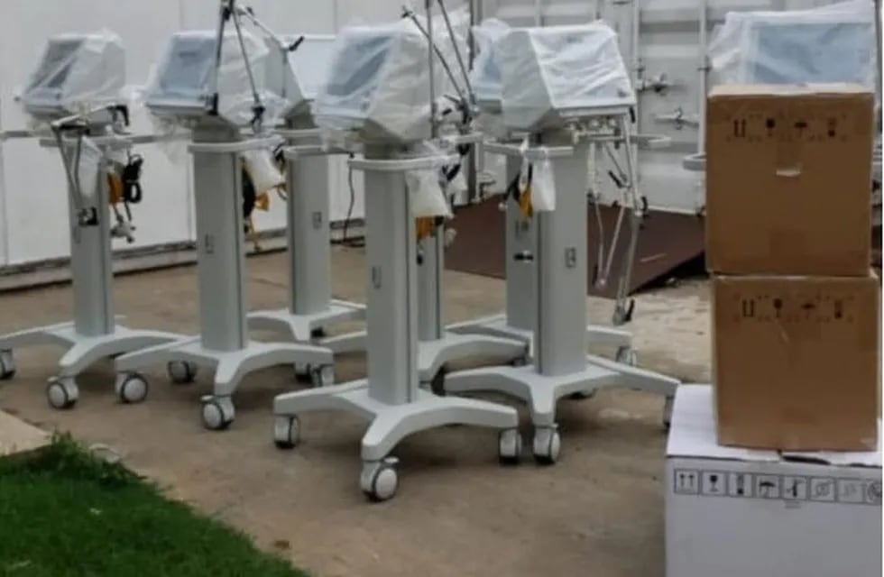 Los respiradores artificiales que la provincia envió al Hospital de Rafaela.