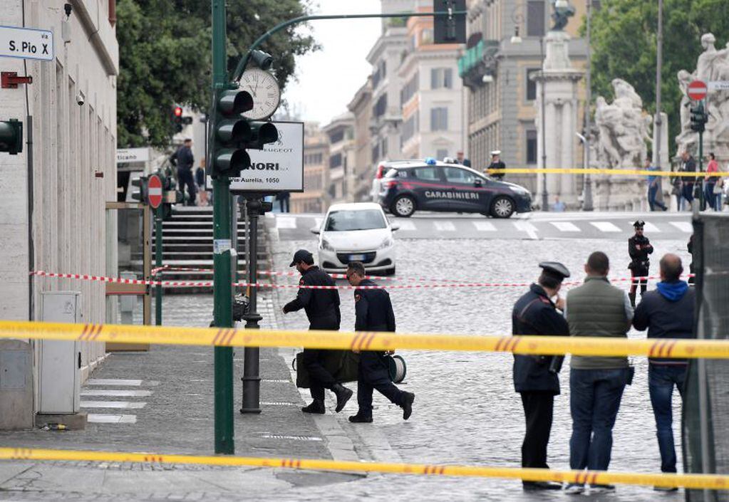 La policía registró el lugar y no encontró ningún artefacto explosivo. Foto. AFP.