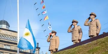 Ushuaia celebró su 137° aniversario con el izamiento del Pabellón Nacional.