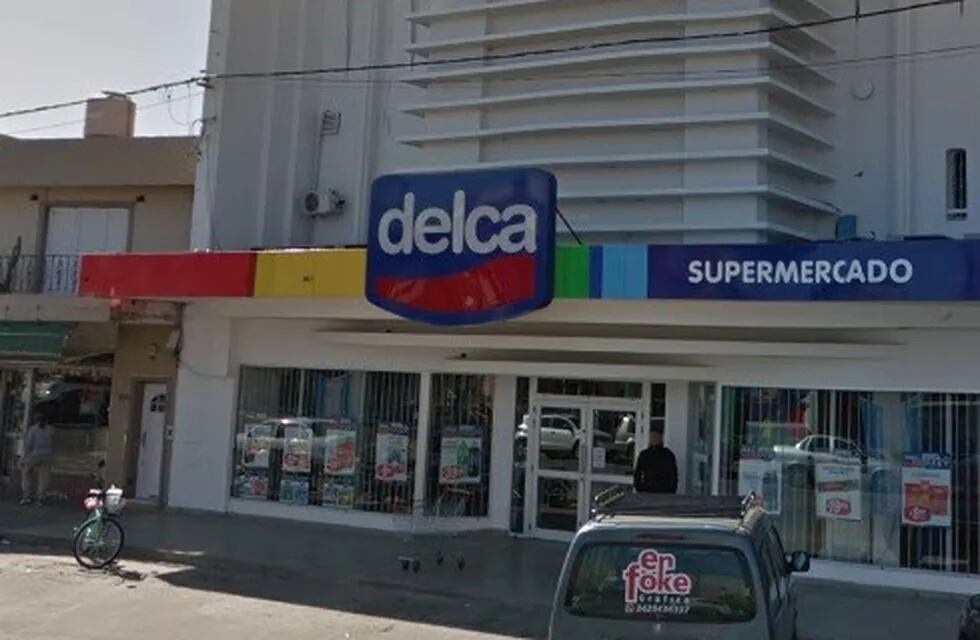 Supermercado Delca de Santa Fe le puso precintos con alarma a productos. (Street View)