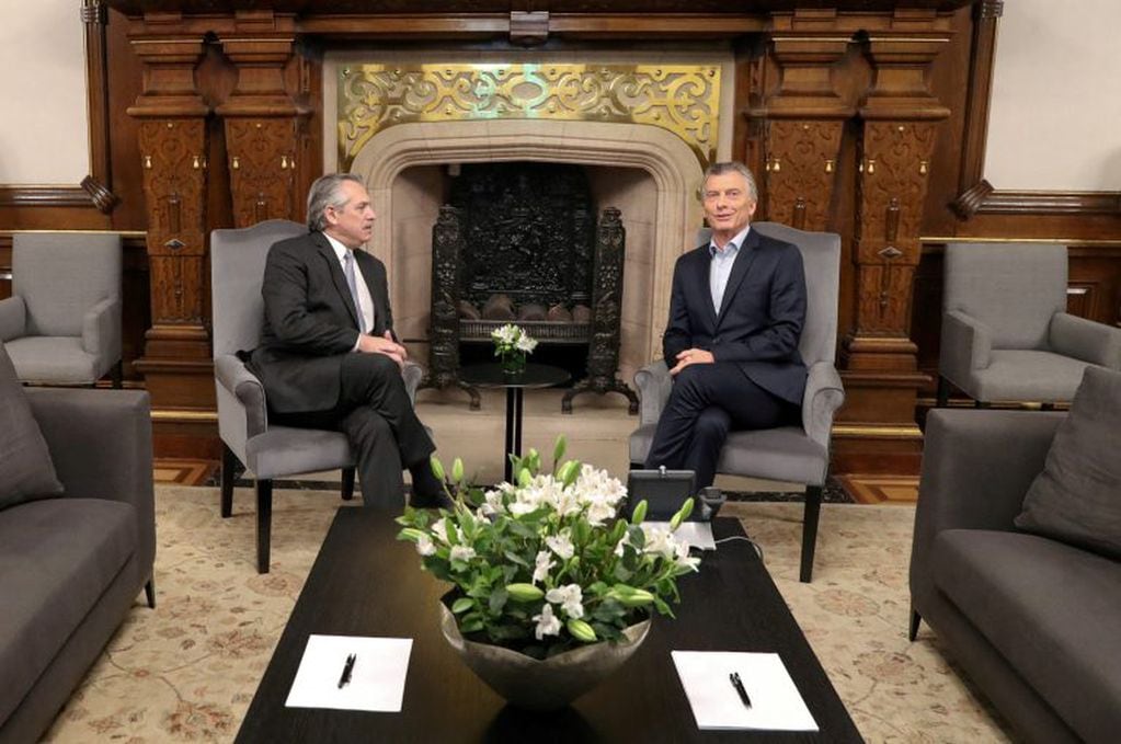 El encuentro entre Alberto Fernández y Mauricio Macri. (REUTER)