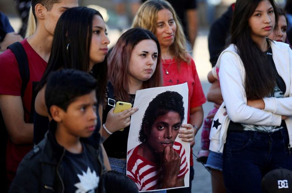 Una marcha en Buenos Aires en defensa de Michael Jackson. (REUTER)