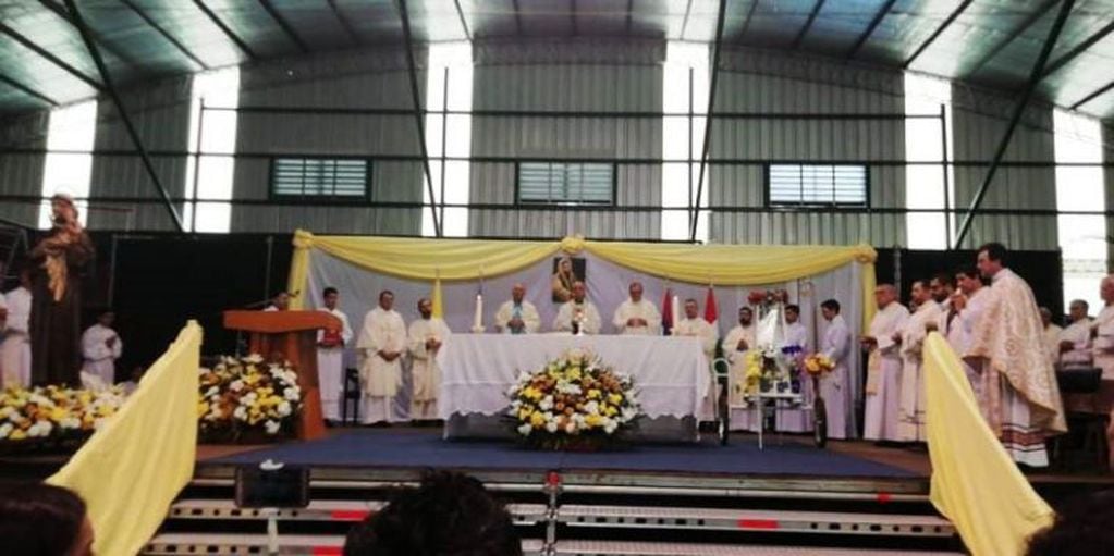 El Cardenal Mario Poli presidió la misa por San Antonio en Oberá
